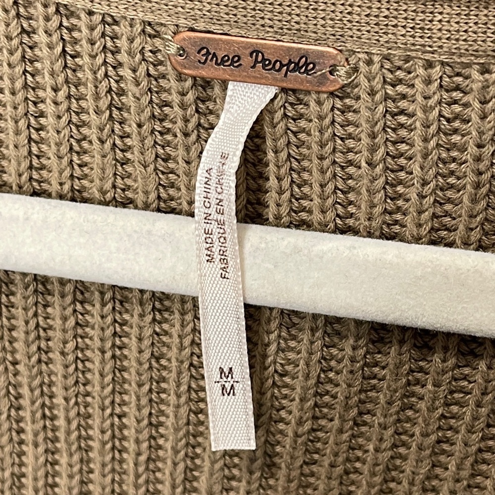 Free People Allure Chunky Knit Taupe Pullover V Neck Sweater Oversized Layering - Picture 7 of 8